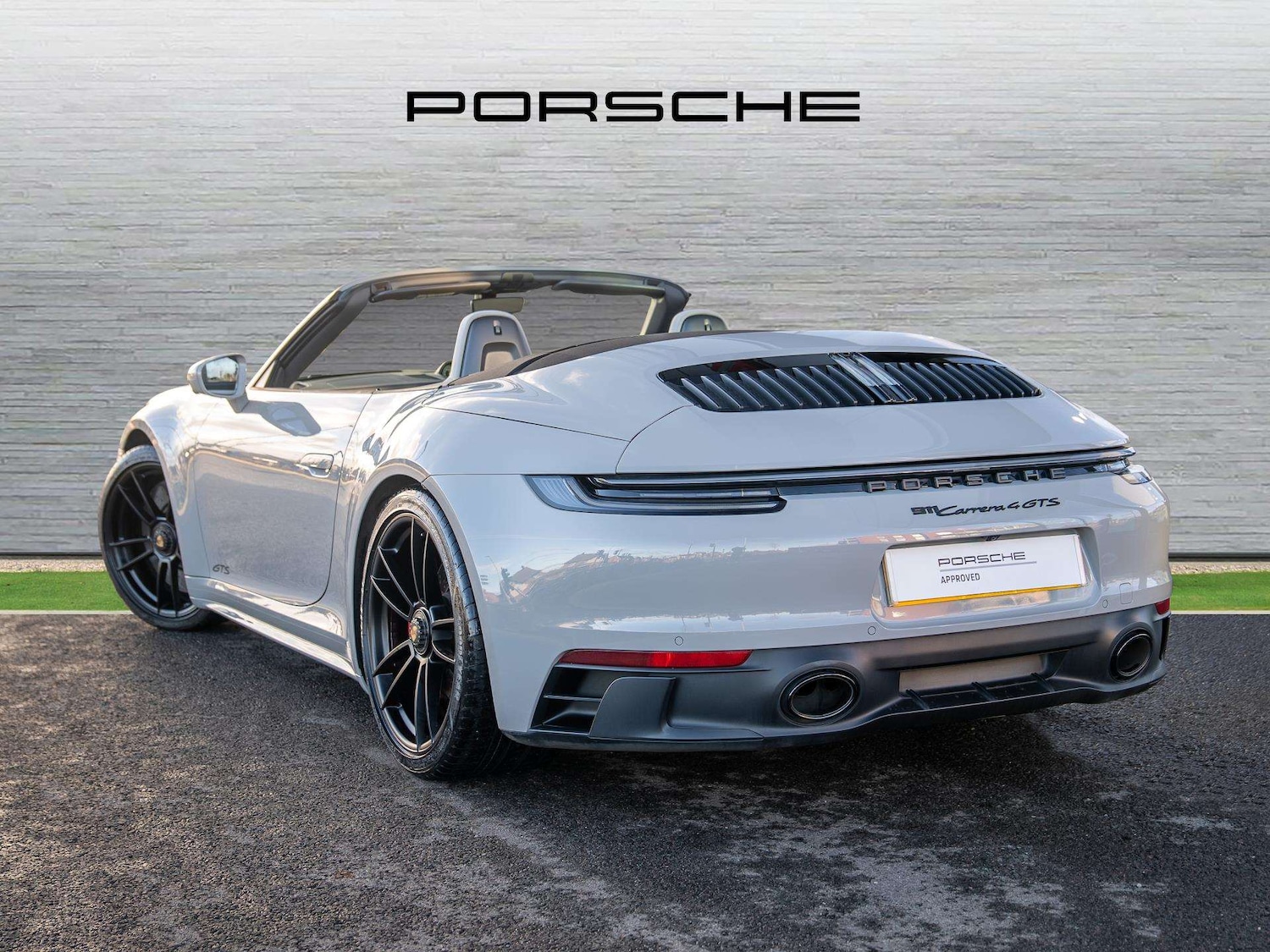 Used Porsche 911 2023 for sale - 77178893: Photo 2