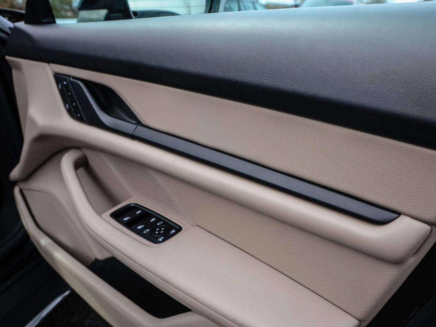 Used Porsche Taycan 2021 for sale - 77348029: Photo 33