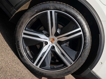 Used Porsche Macan 2025 for sale - 79555996: Photo