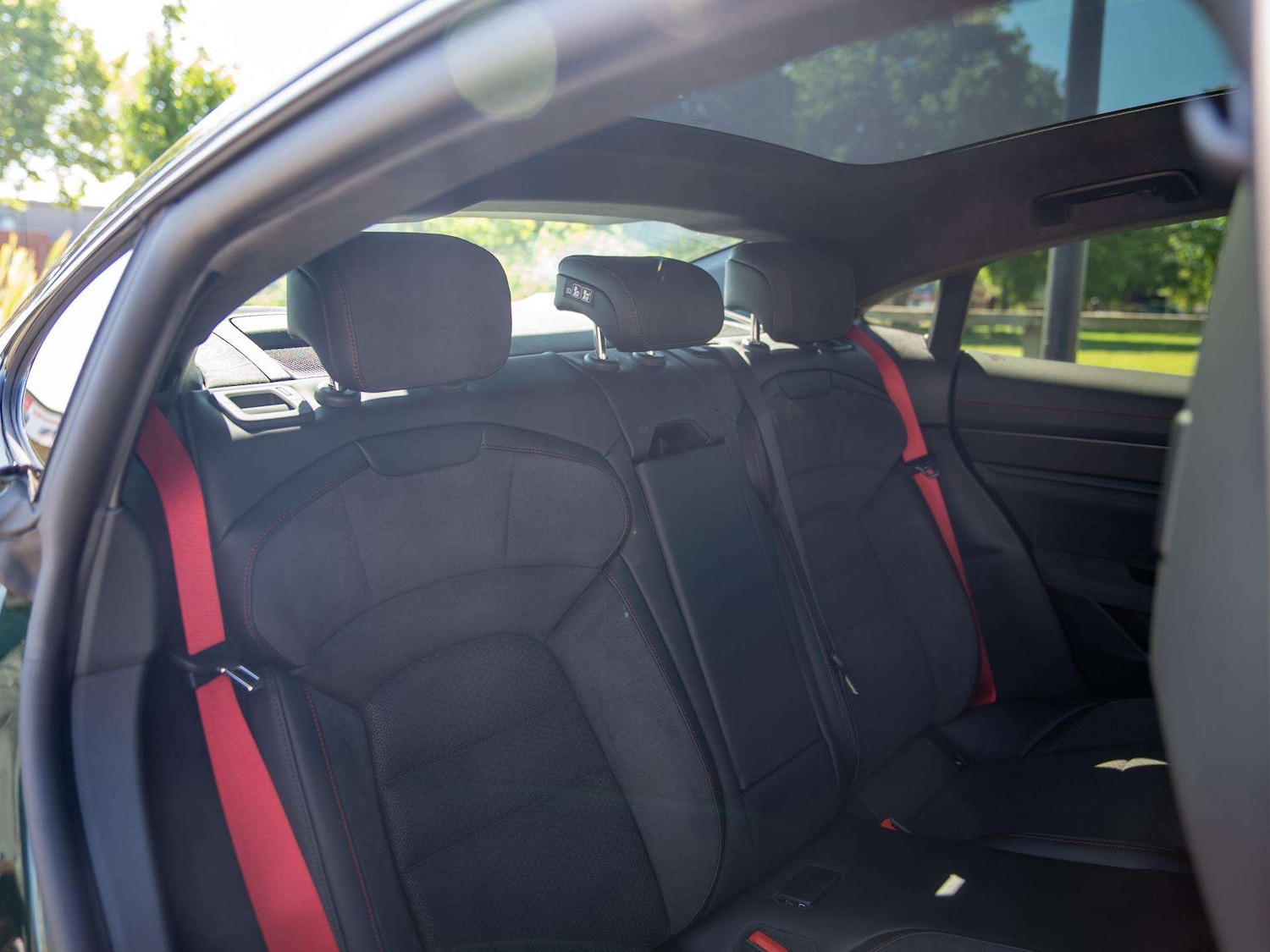 Used Porsche Taycan 2025 for sale - 76475956: Photo 11