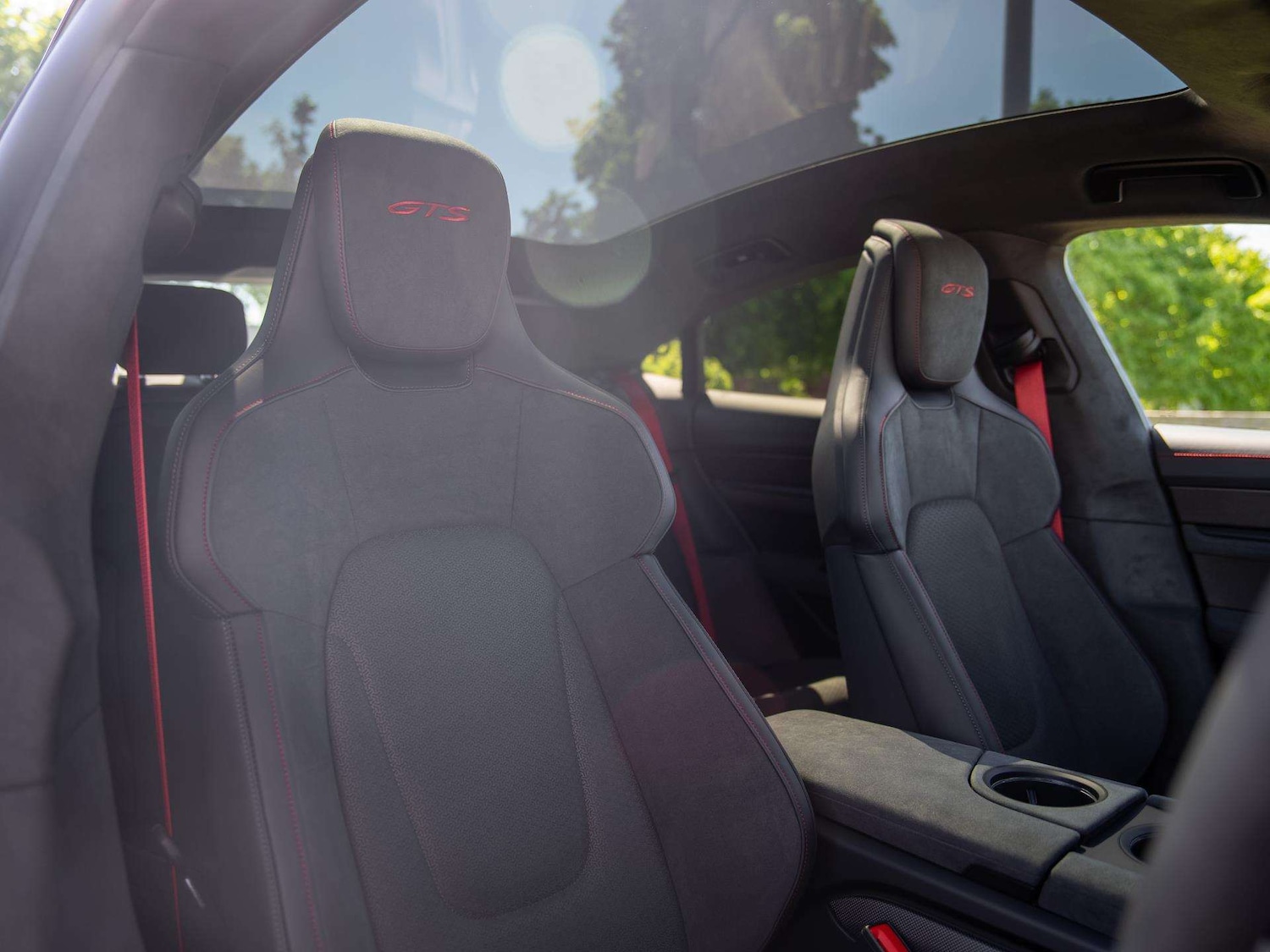 Used Porsche Taycan 2025 for sale - 76475956: Photo 12