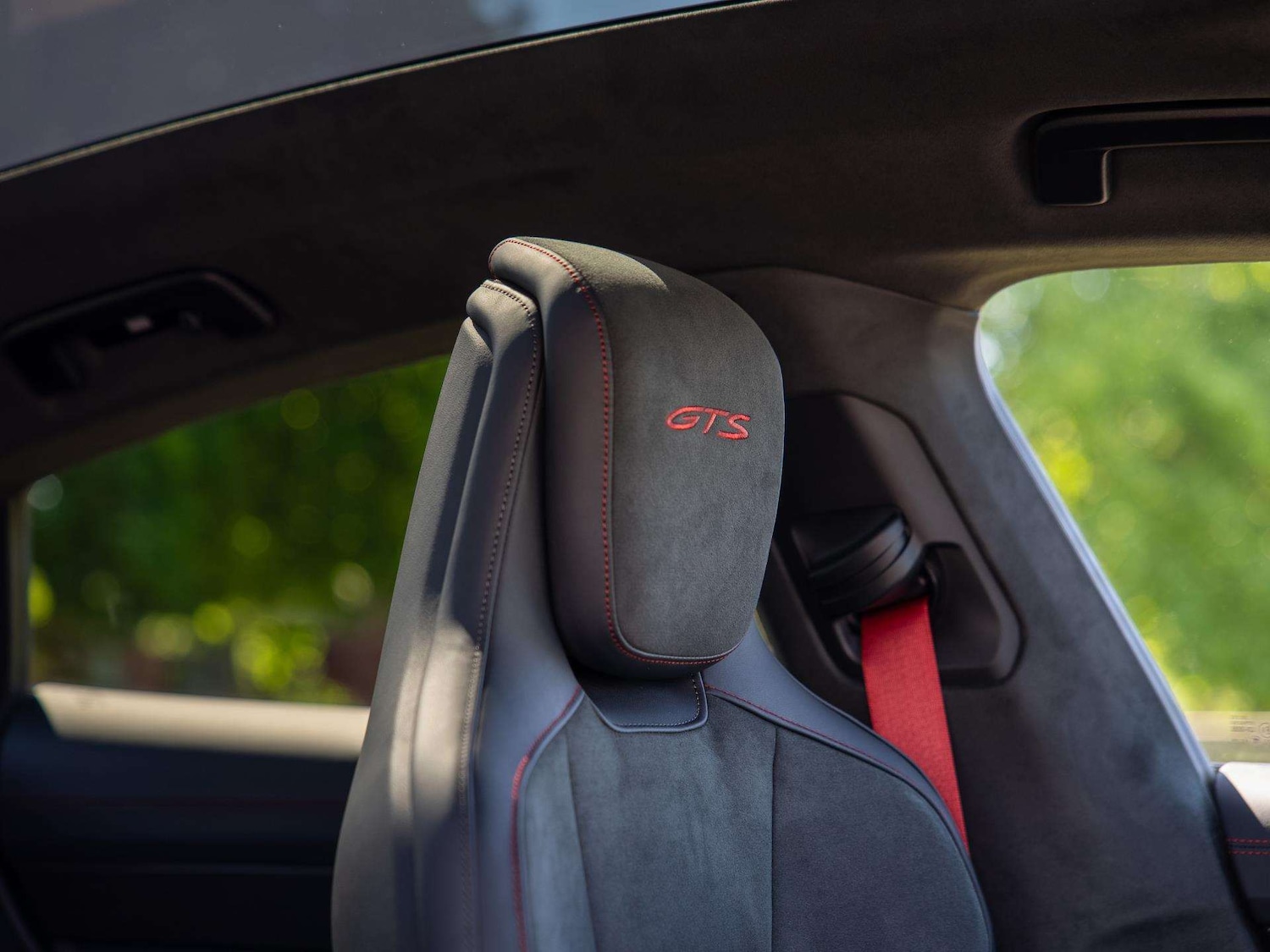 Used Porsche Taycan 2025 for sale - 76475956: Photo 13