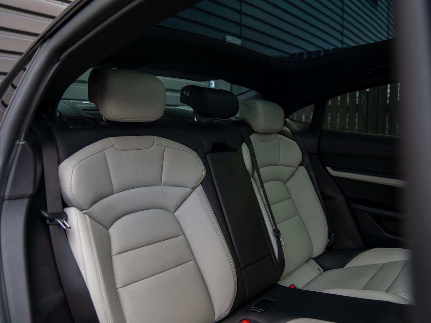 Used Porsche Taycan 2022 for sale - 76421092: Photo 12