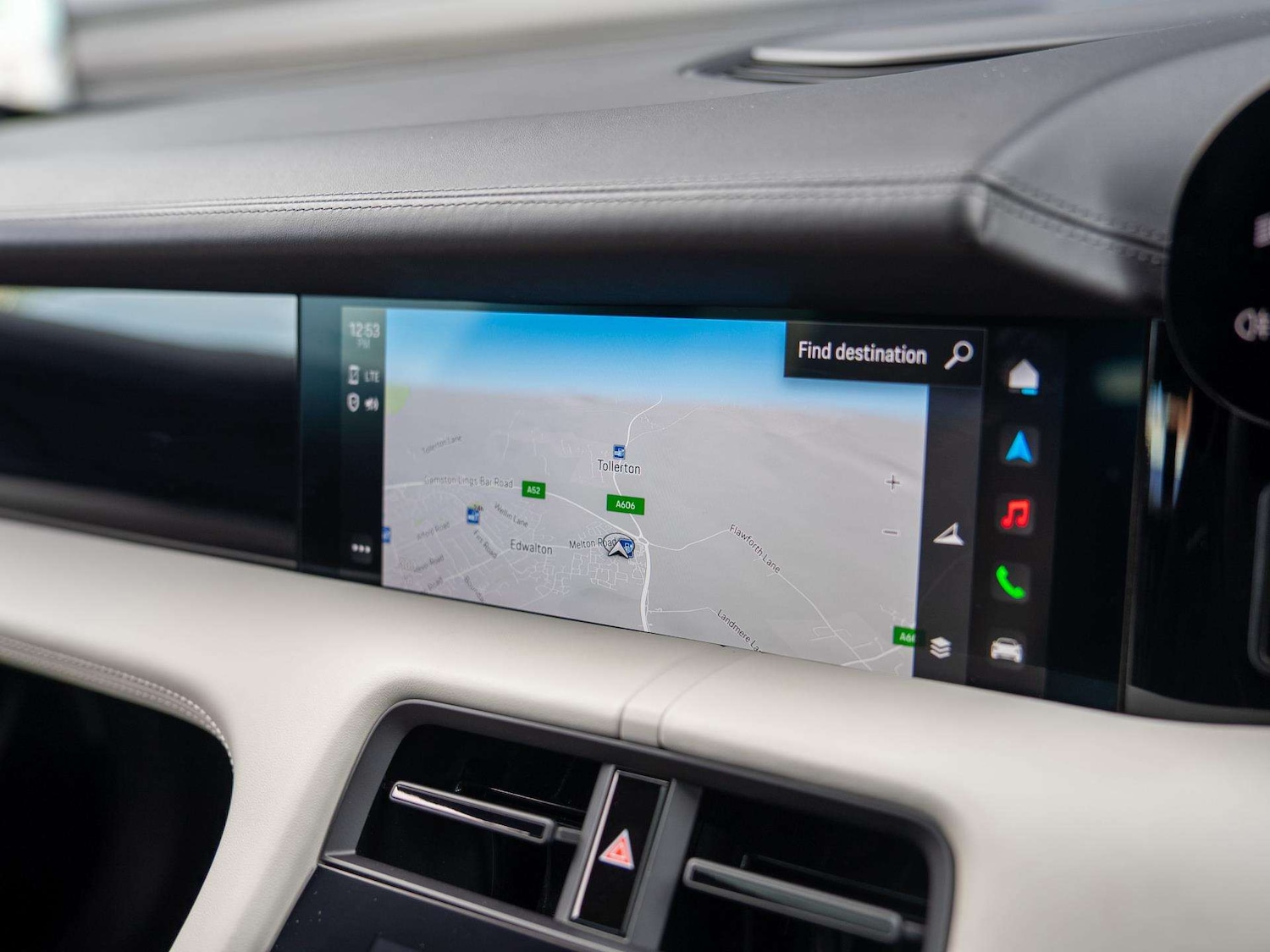 Used Porsche Taycan 2022 for sale - 76421092: Photo 18