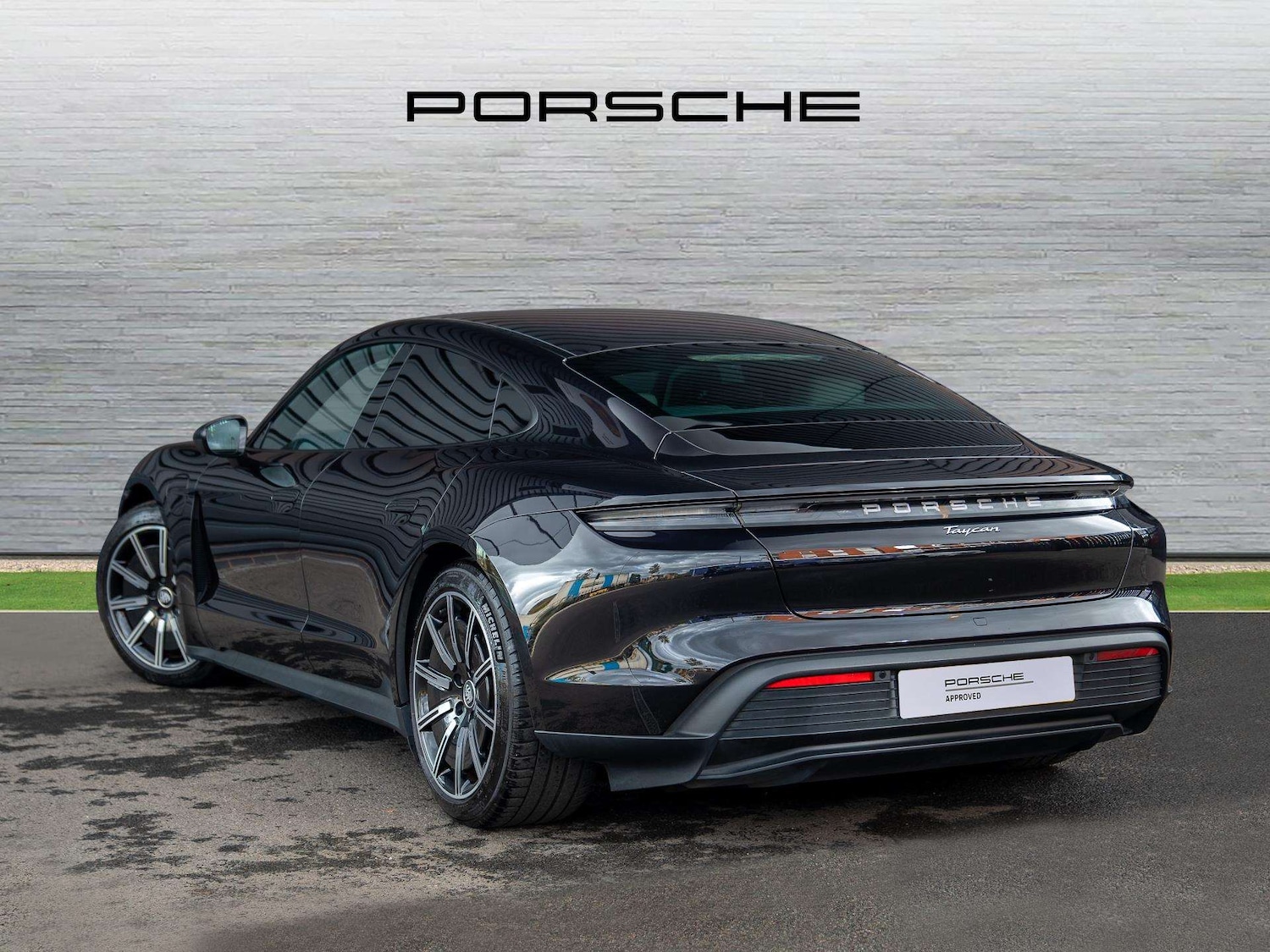 Used Porsche Taycan 2022 for sale - 76421092: Photo 2