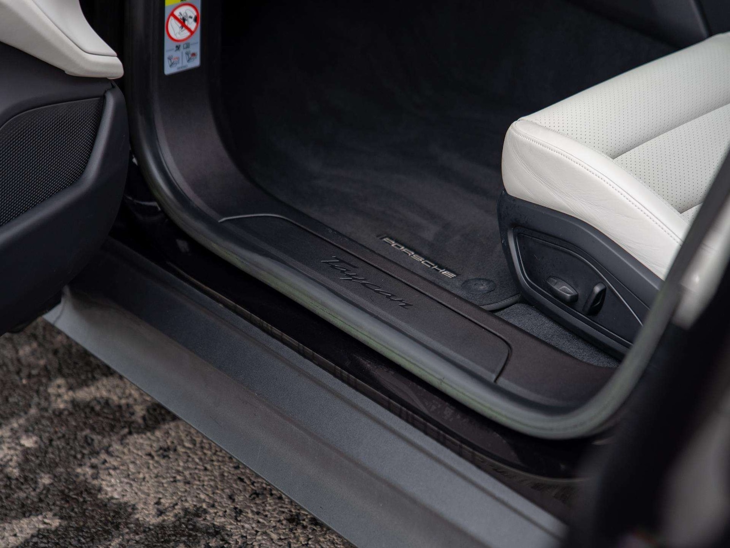 Used Porsche Taycan 2022 for sale - 76421092: Photo 29