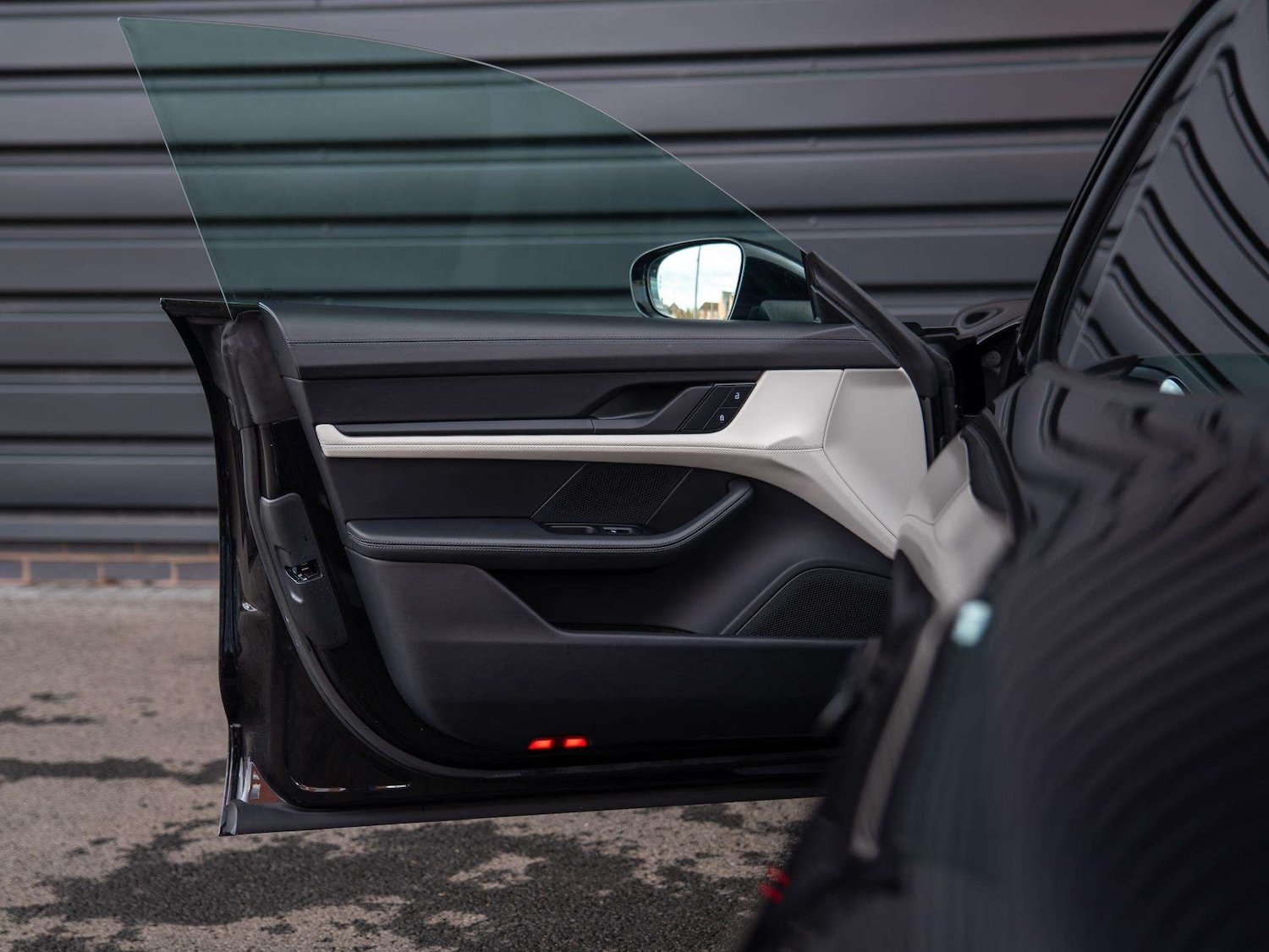 Used Porsche Taycan 2022 for sale - 76421092: Photo 33