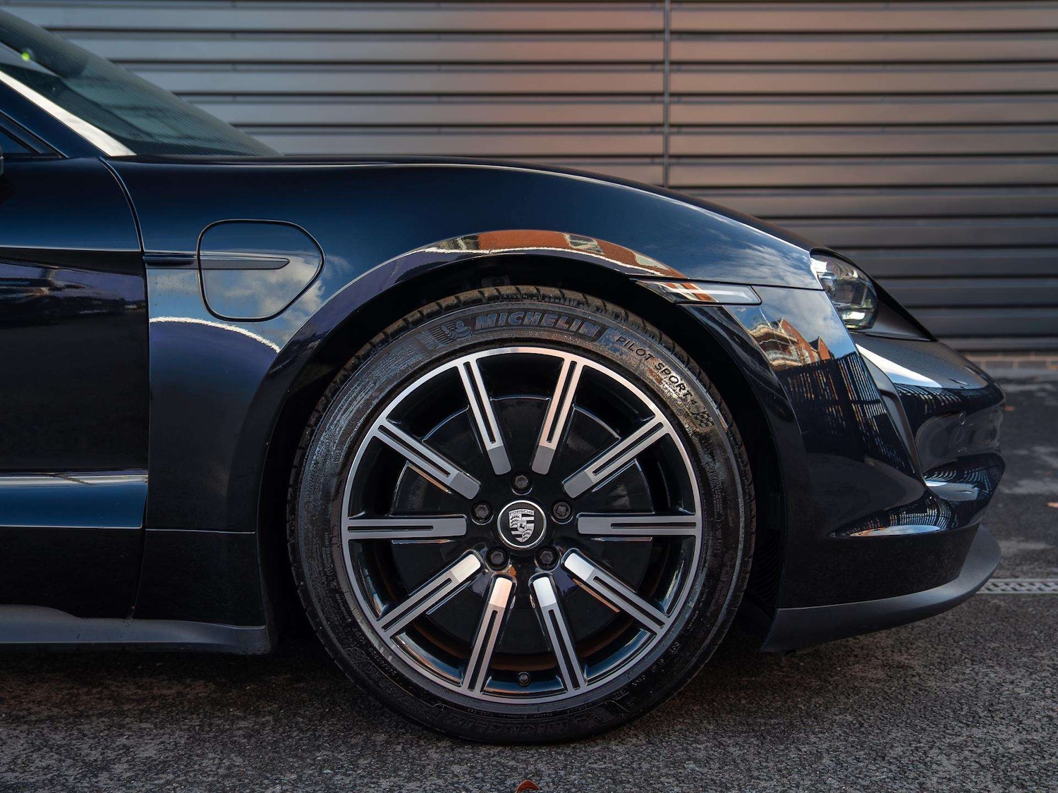 Used Porsche Taycan 2022 for sale - 76421092: Photo 35