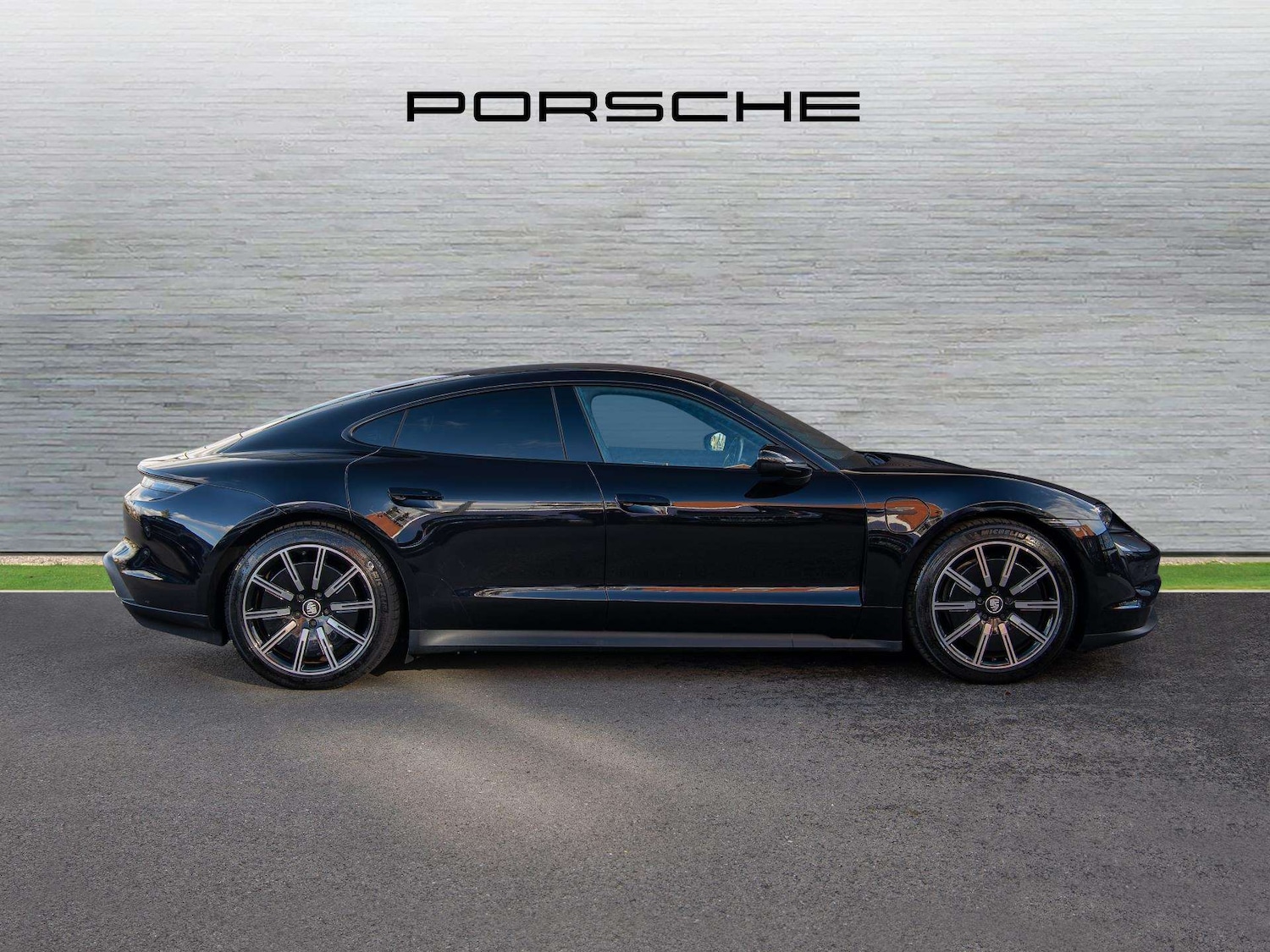 Used Porsche Taycan 2022 for sale - 76421092: Photo 5