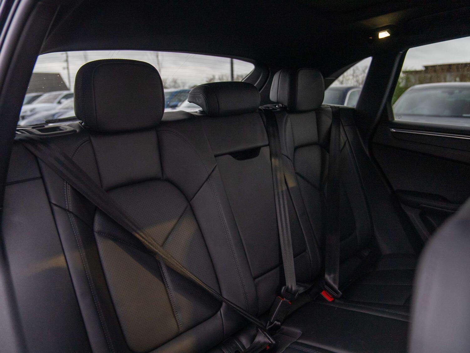 Used Porsche Macan 2022 for sale - 78023943: Photo 12