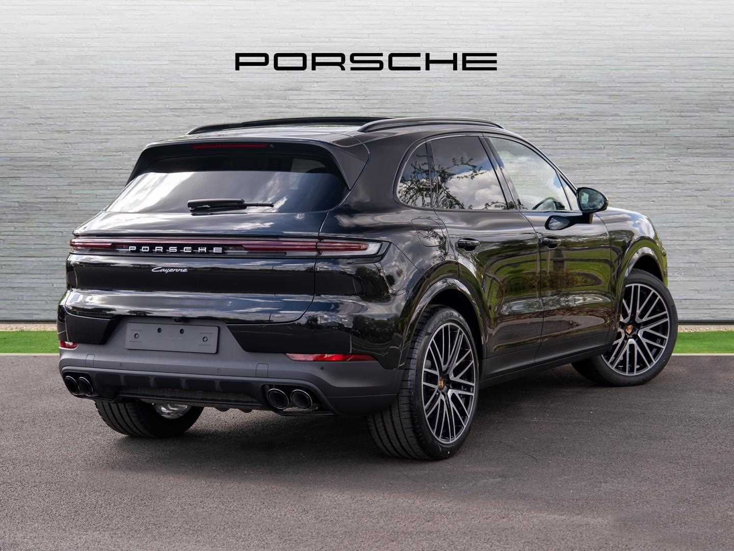 Used Porsche Cayenne 2025 for sale - 77112299: Photo 2