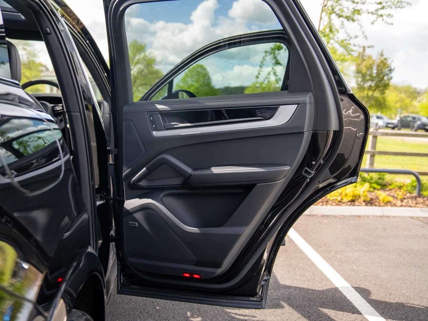 Used Porsche Cayenne 2025 for sale - 77112299: Photo 29