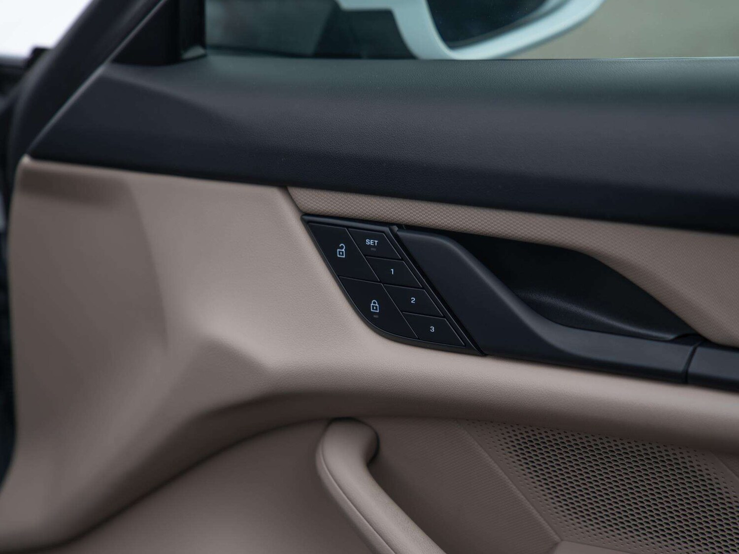 Used Porsche Taycan 2022 for sale - 77526840: Photo 20