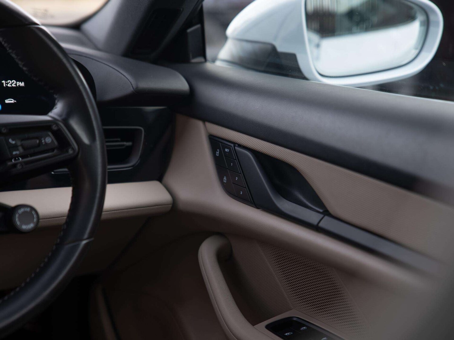 Used Porsche Taycan 2022 for sale - 77526840: Photo 25