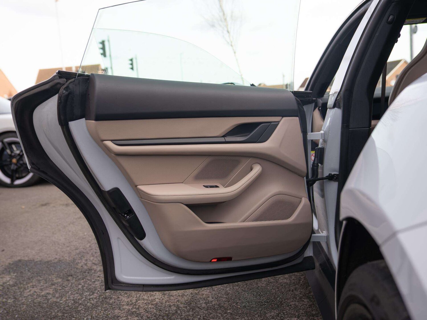 Used Porsche Taycan 2022 for sale - 77526840: Photo 35