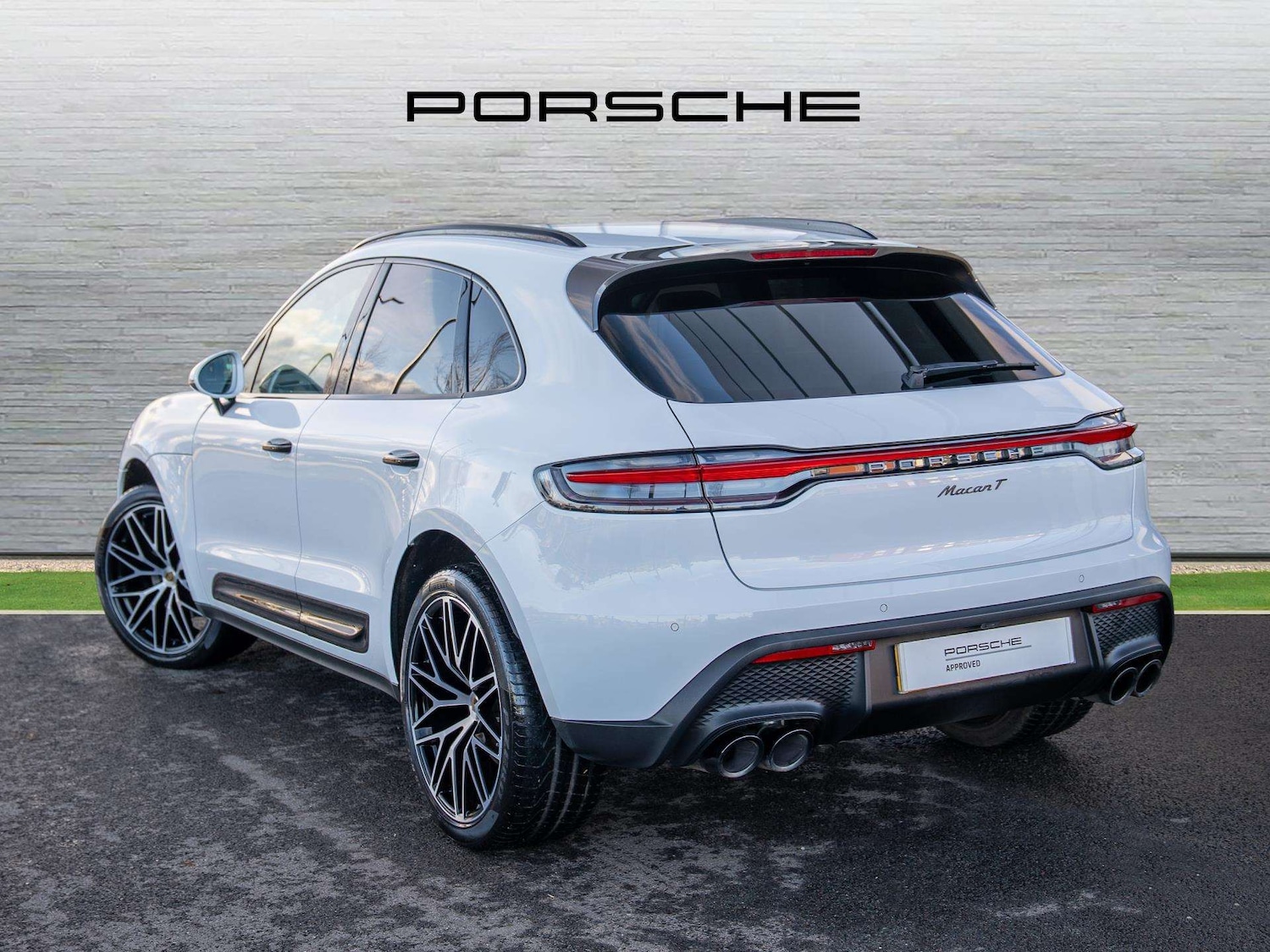 Used Porsche Macan 2022 for sale - 77308418: Photo 2