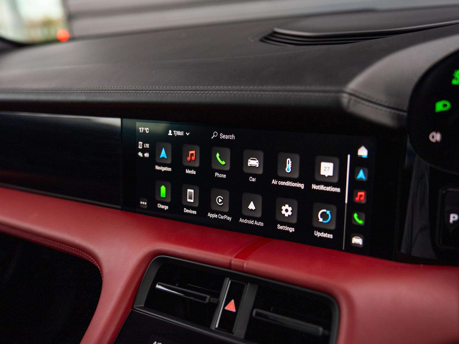 Used Porsche Taycan 2023 for sale - 76218464: Photo 15