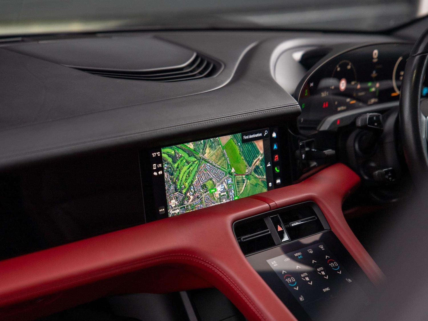 Used Porsche Taycan 2023 for sale - 76218464: Photo 19