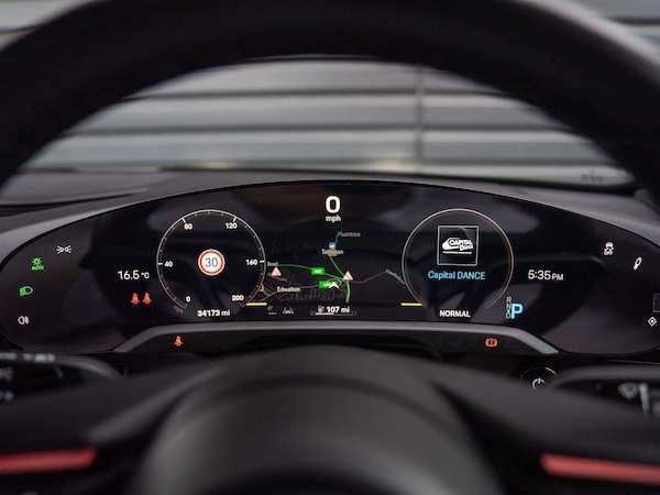 Used Porsche Taycan 2023 for sale - 76218464: Photo 24