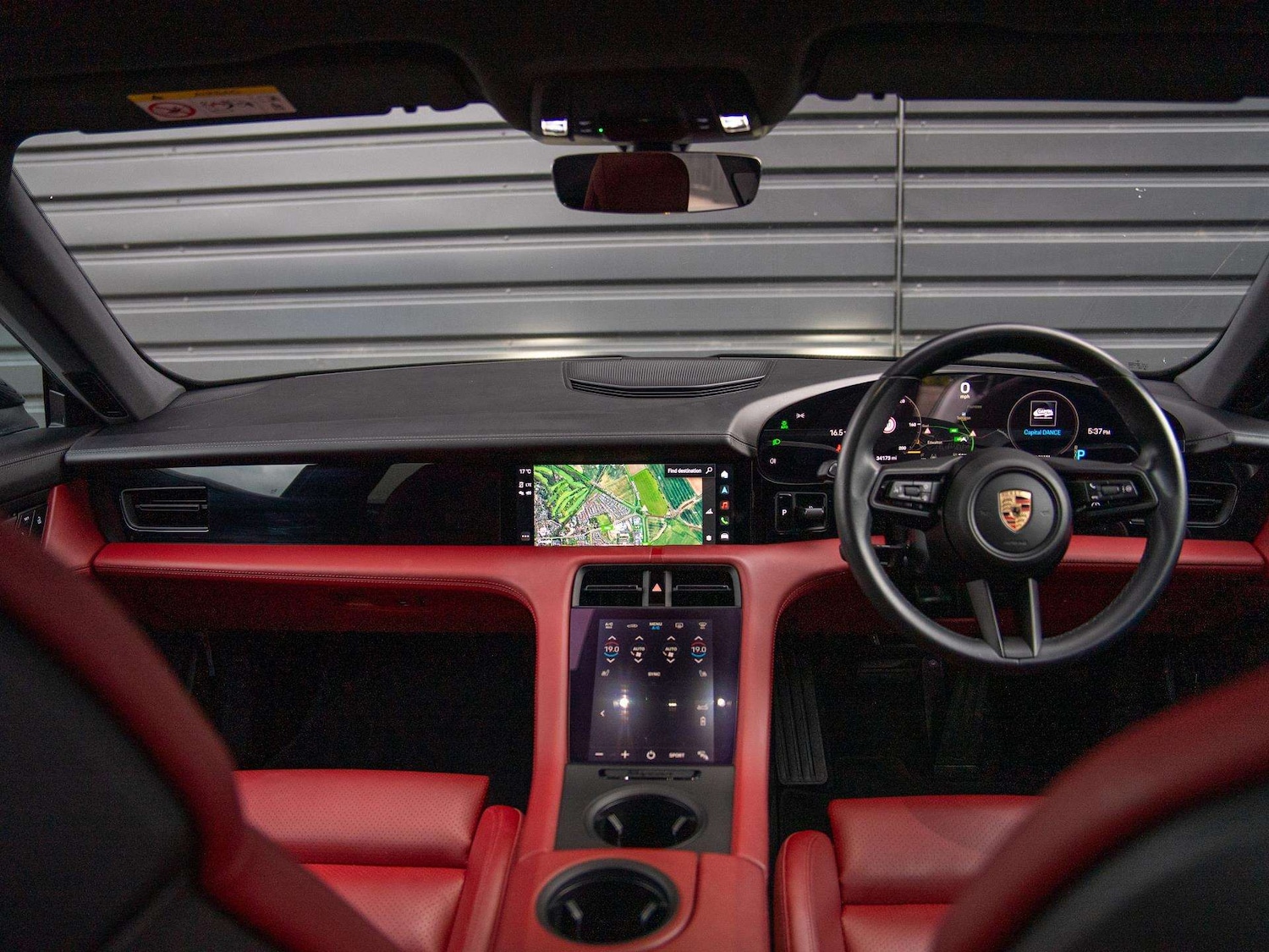 Used Porsche Taycan 2023 for sale - 76218464: Photo 3