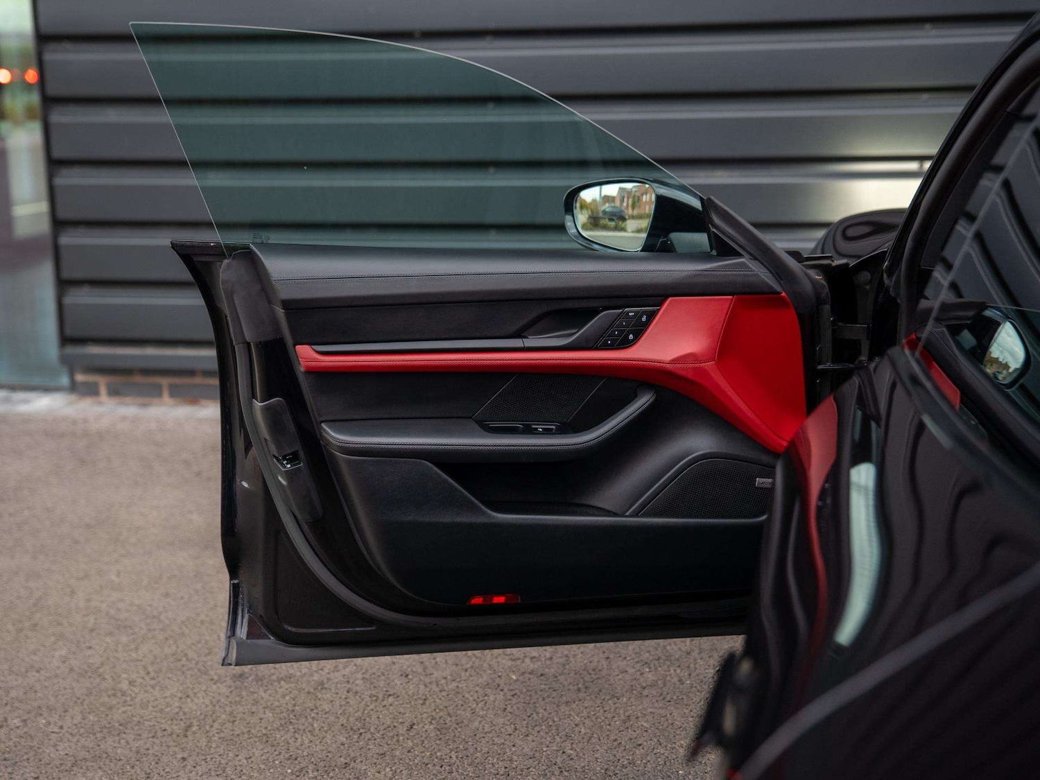 Used Porsche Taycan 2023 for sale - 76218464: Photo 30