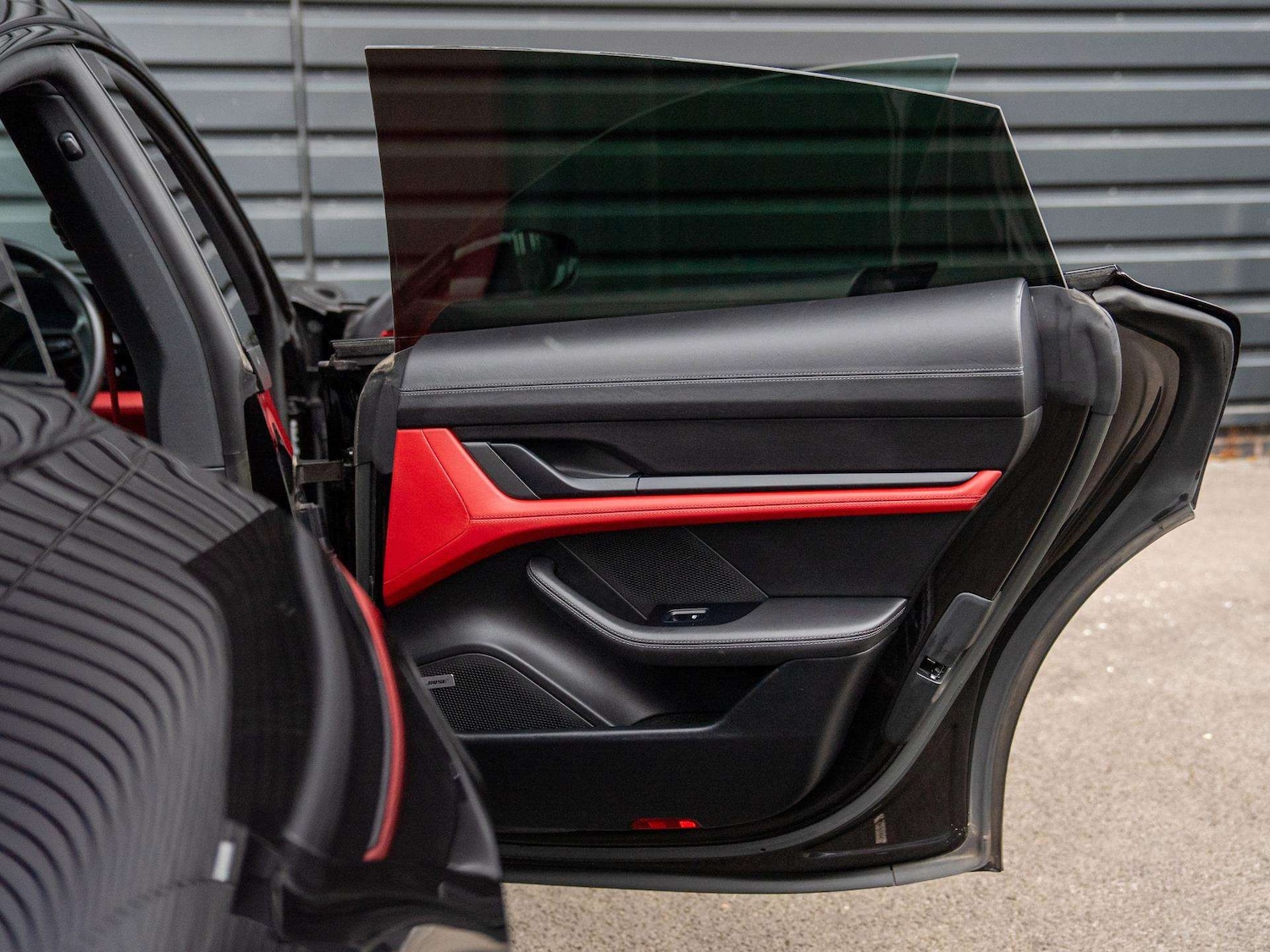 Used Porsche Taycan 2023 for sale - 76218464: Photo 33