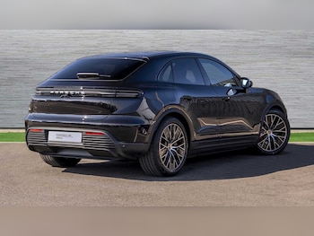 Used Porsche Macan 2025 for sale - 75759719: Photo