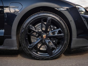 Used Porsche Taycan 2023 for sale - 75417965: Photo
