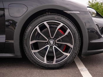 Used Porsche Taycan 2023 for sale - 75366517: Photo