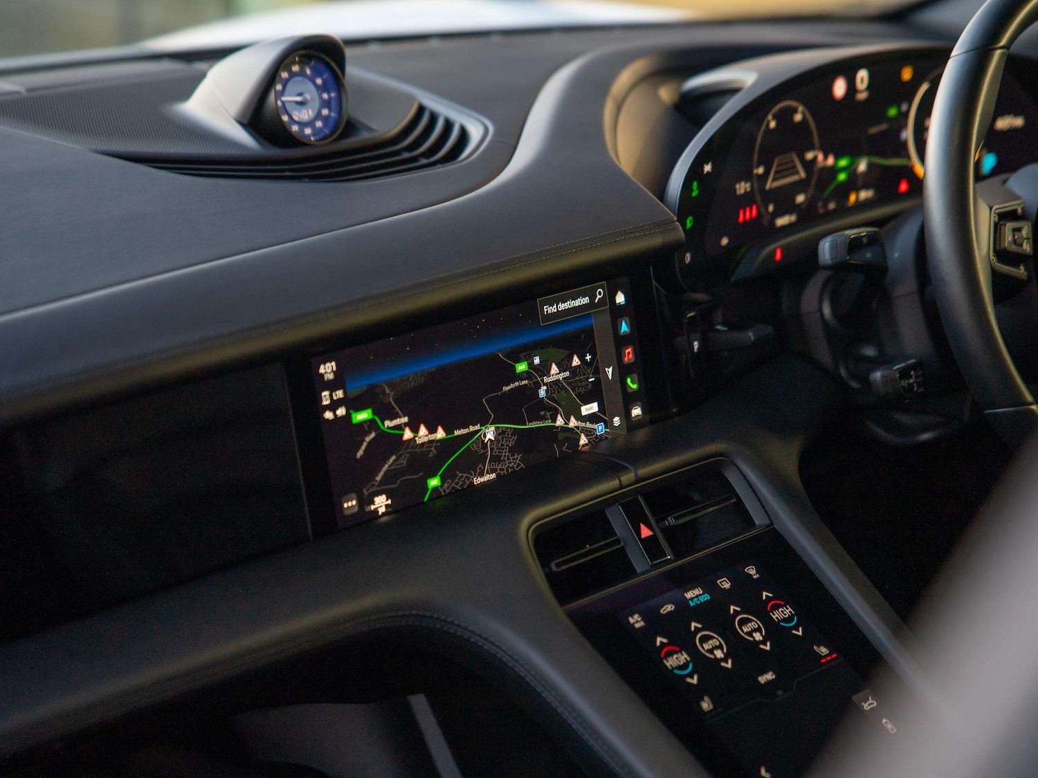 Used Porsche Taycan 2023 for sale - 77123393: Photo 13