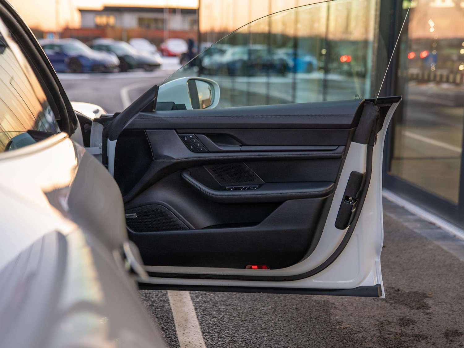 Used Porsche Taycan 2023 for sale - 77123393: Photo 34