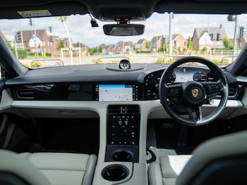 Used Porsche Taycan 2022 for sale - 75417989: Photo