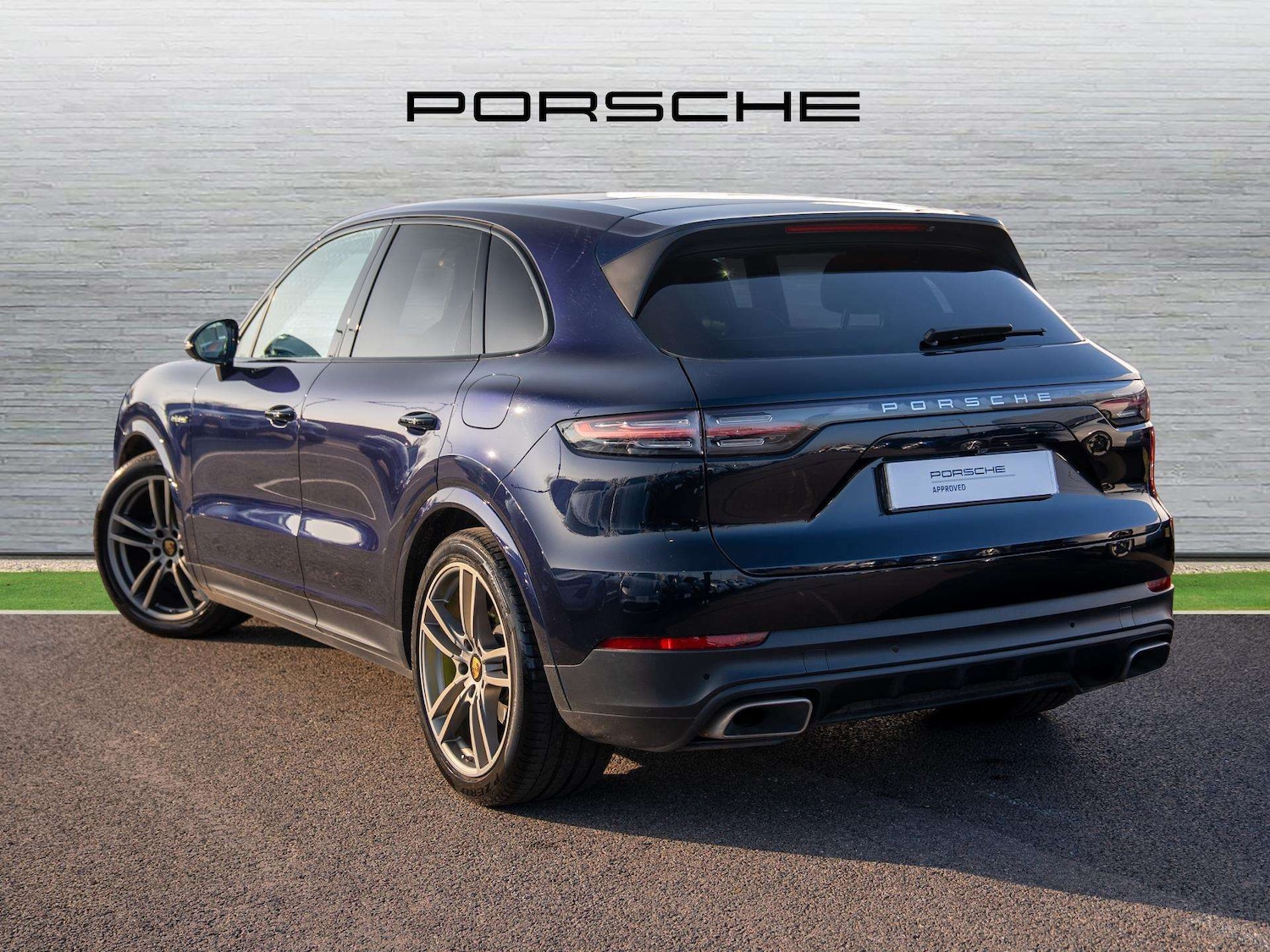 Used Porsche Cayenne 2019 for sale - 77810848: Photo 2