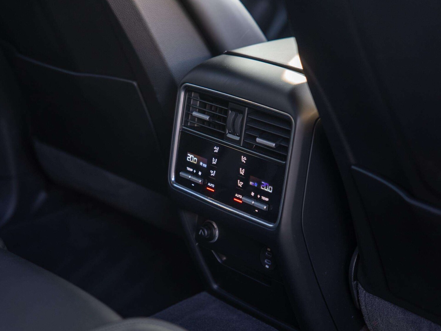 Used Porsche Cayenne 2019 for sale - 77810848: Photo 31