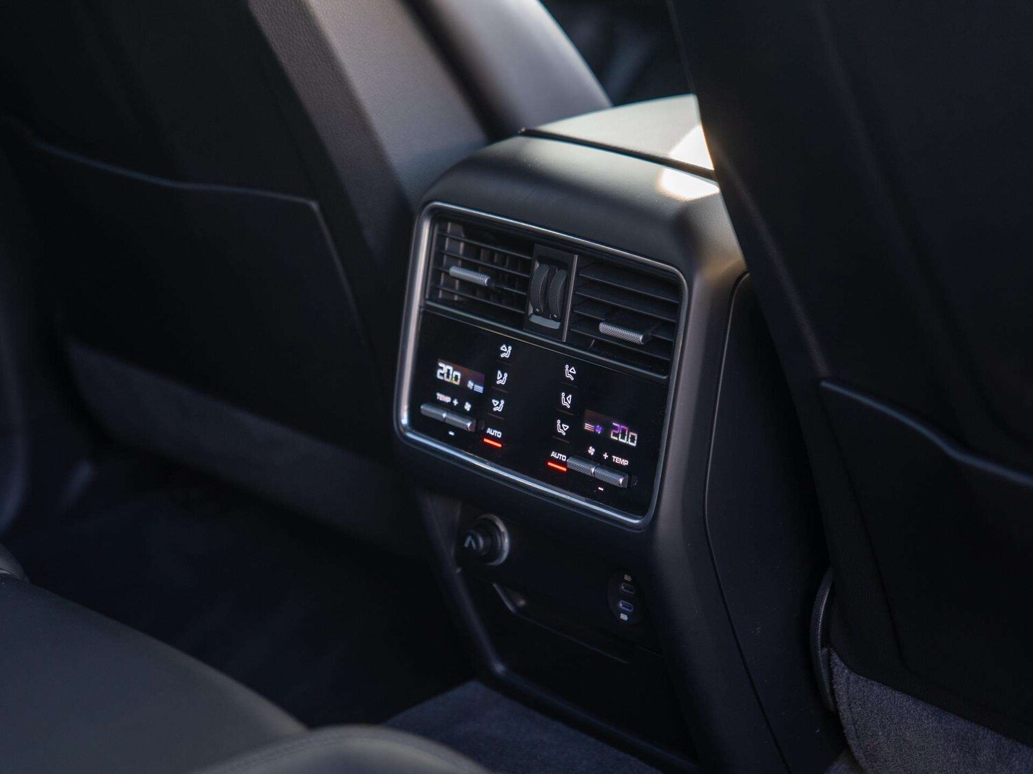 Used Porsche Cayenne 2019 for sale - 77810848: Photo 32