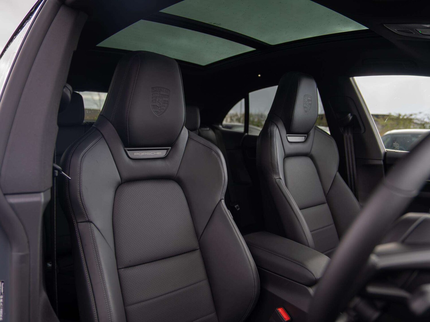 Used Porsche Macan 2026 for sale - 78037854: Photo 11