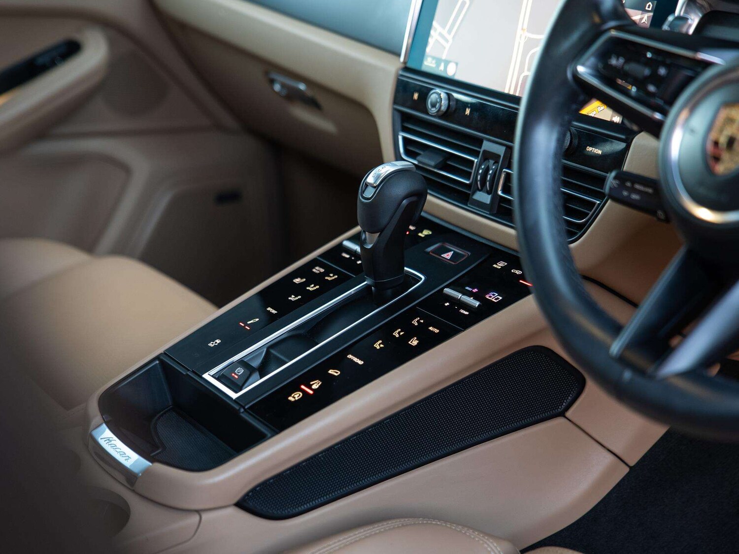 Used Porsche Macan 2022 for sale - 76967939: Photo 24