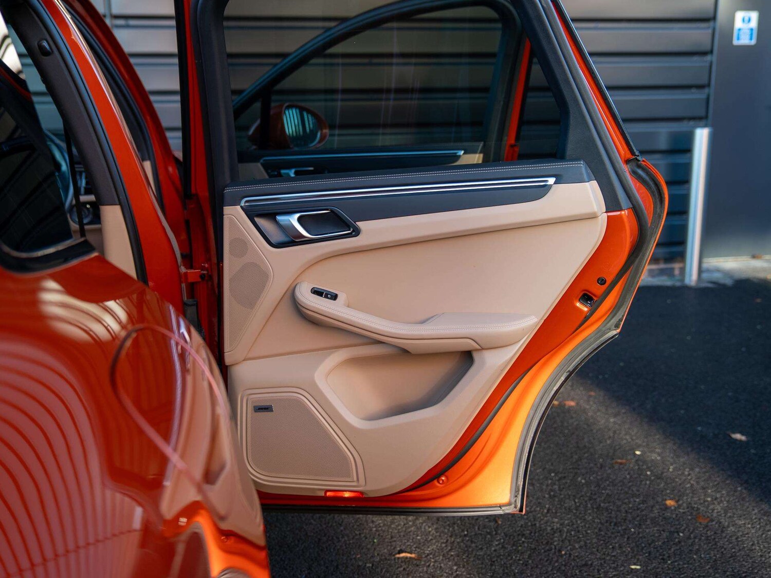 Used Porsche Macan 2022 for sale - 76967939: Photo 31