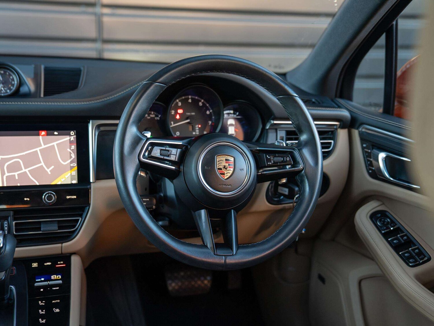 Used Porsche Macan 2022 for sale - 76967939: Photo 8