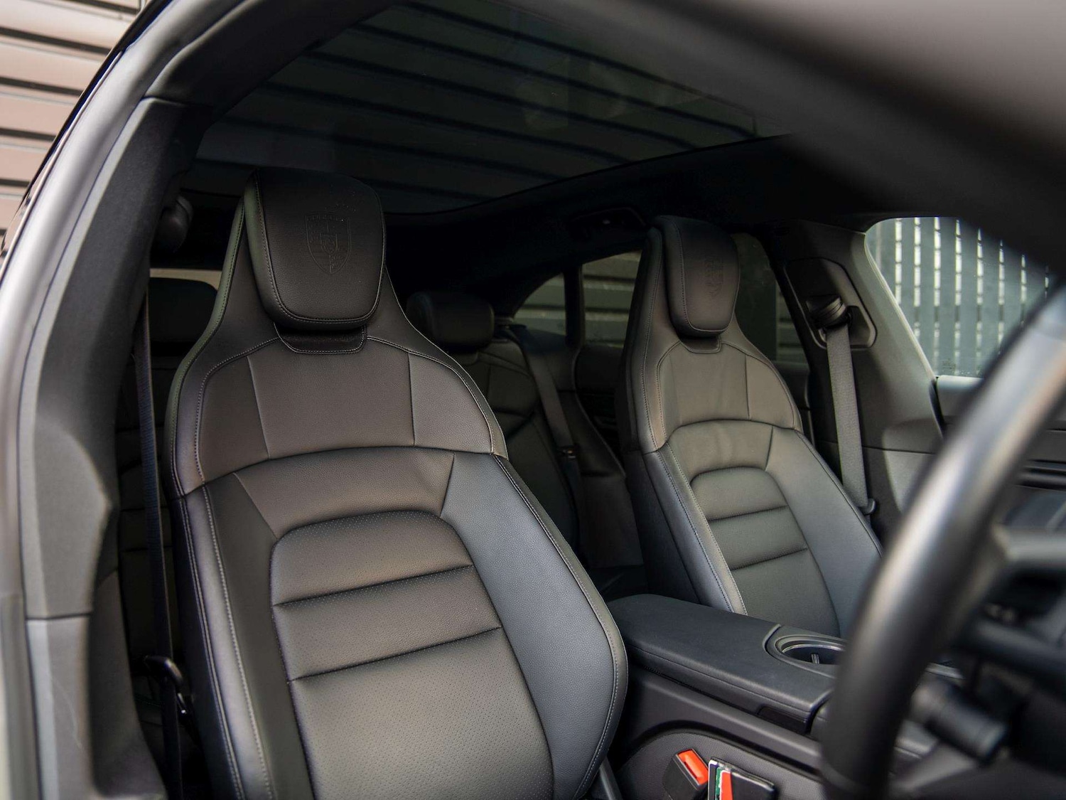 Used Porsche Taycan 2022 for sale - 76170101: Photo 11