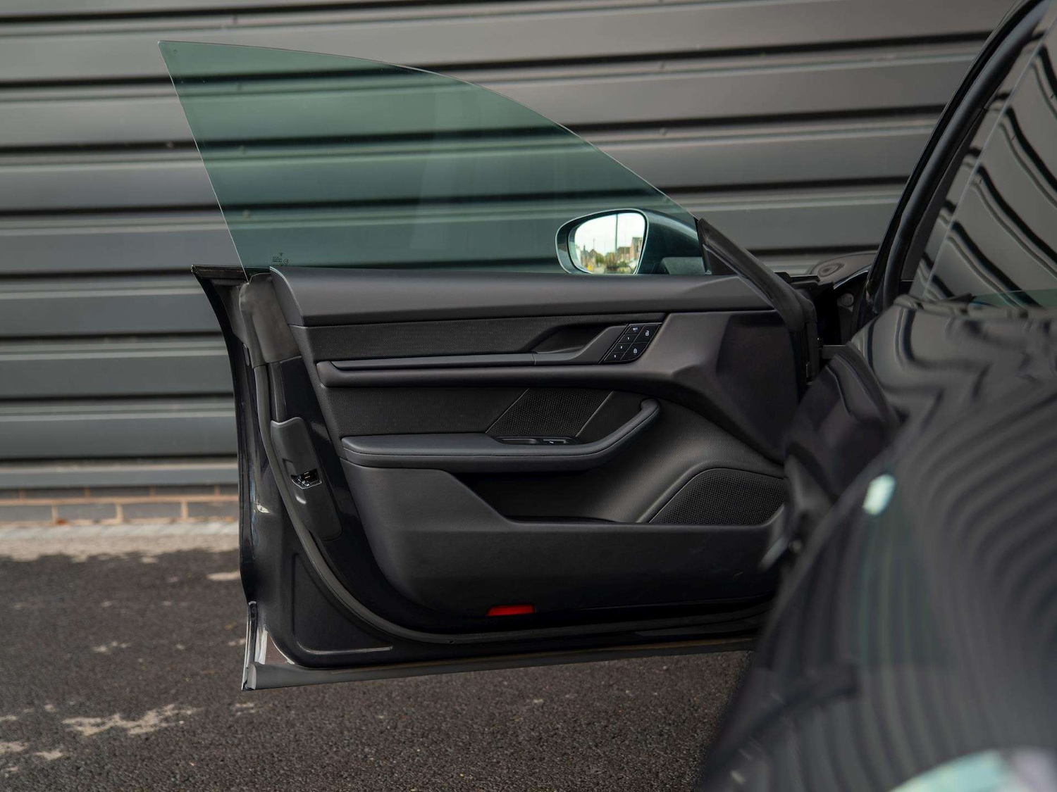 Used Porsche Taycan 2022 for sale - 76170101: Photo 18