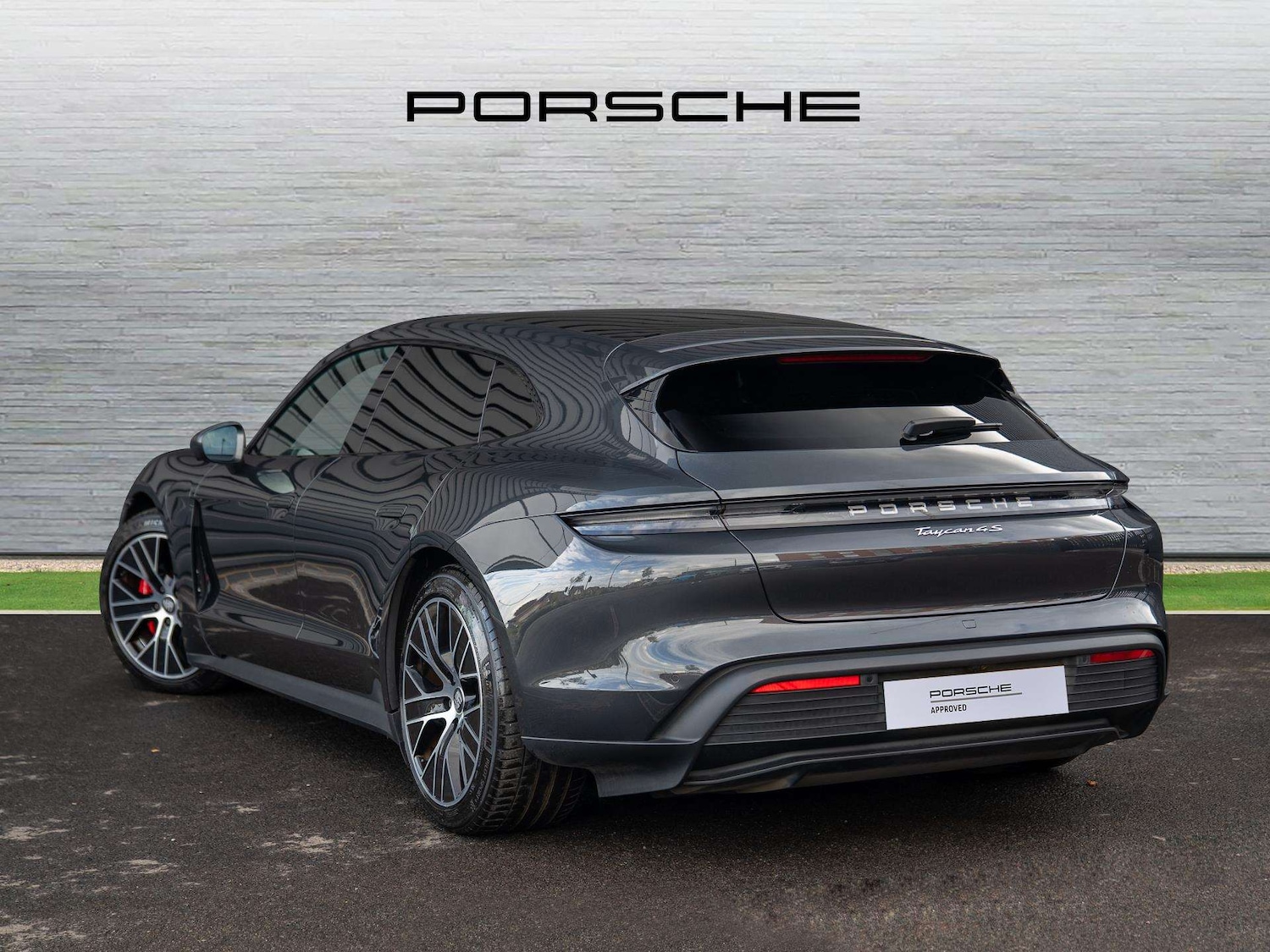 Used Porsche Taycan 2022 for sale - 76170101: Photo 2