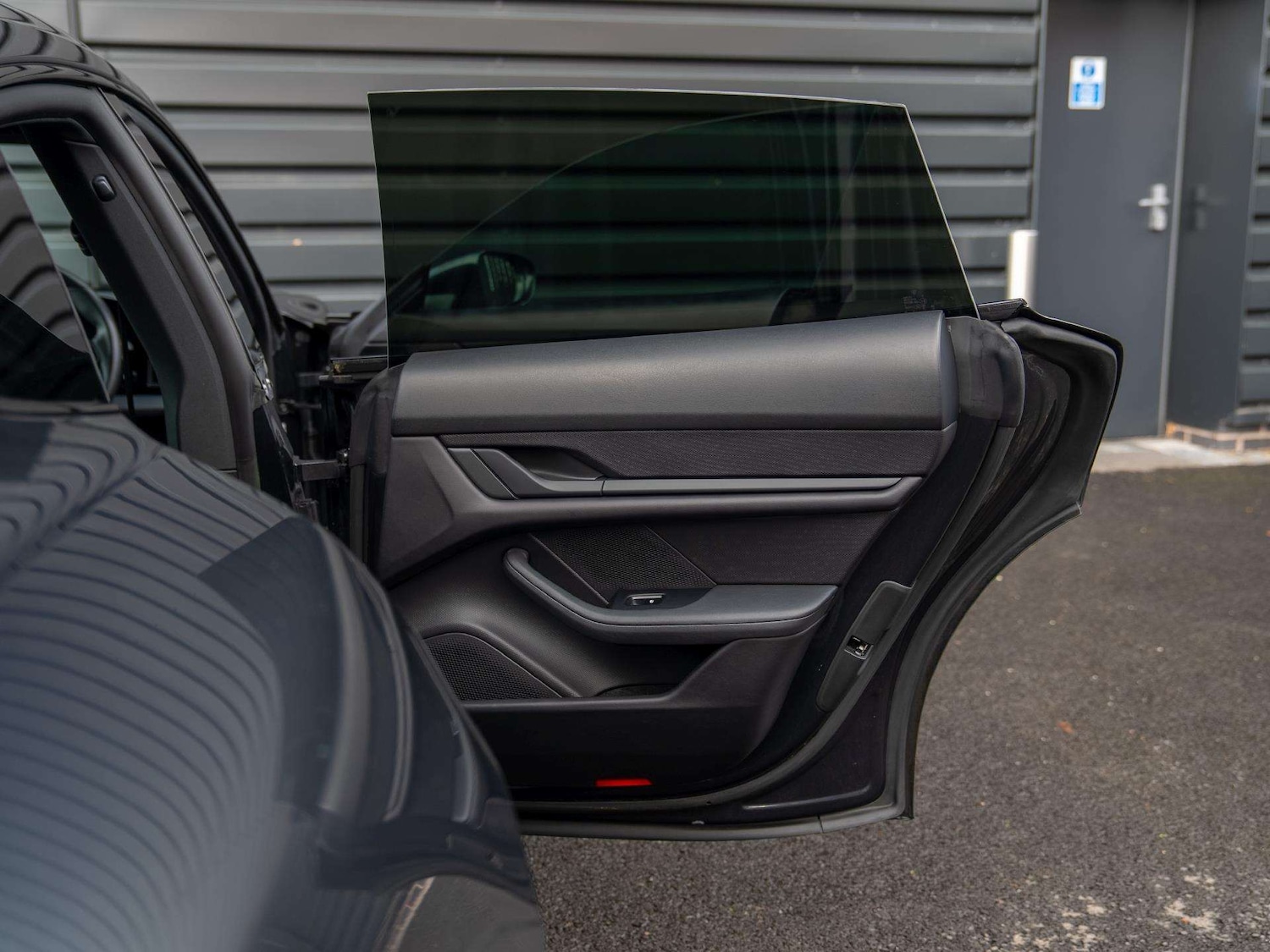 Used Porsche Taycan 2022 for sale - 76170101: Photo 22