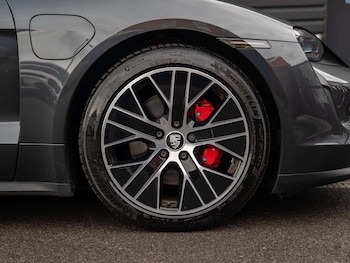Used Porsche Taycan 2022 for sale - 76170101: Photo 4