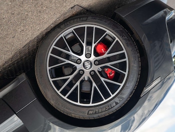 Used Porsche Taycan 2022 for sale - 79415260: Photo
