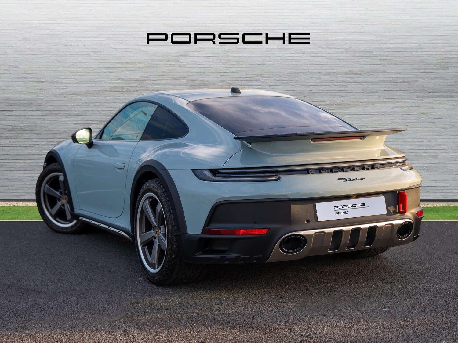 Used Porsche 911 2024 for sale - 76705229: Photo 2