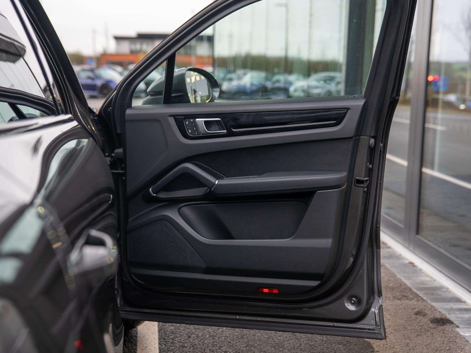 Used Porsche Cayenne 2023 for sale - 77194645: Photo 35