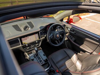 Used Porsche Macan 2023 for sale - 75218378: Photo