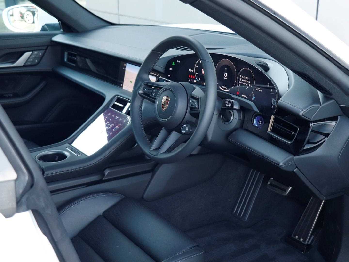 Used Porsche Taycan 2024 for sale - 76553173: Photo 10