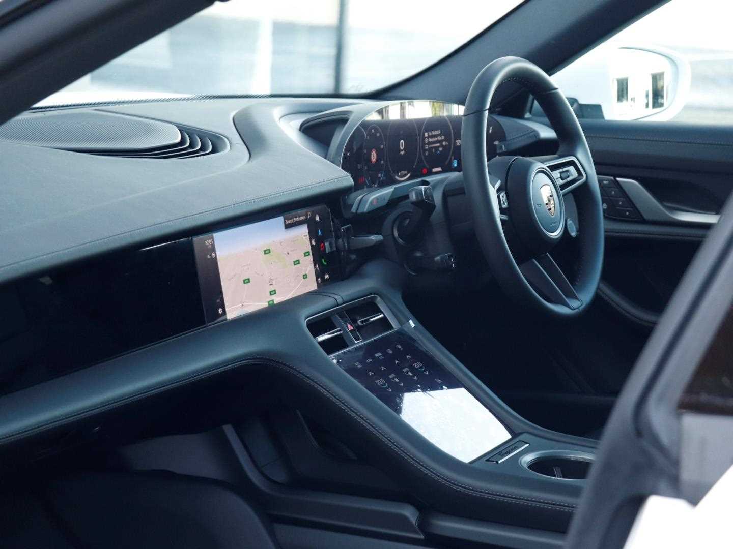 Used Porsche Taycan 2024 for sale - 76553173: Photo 11